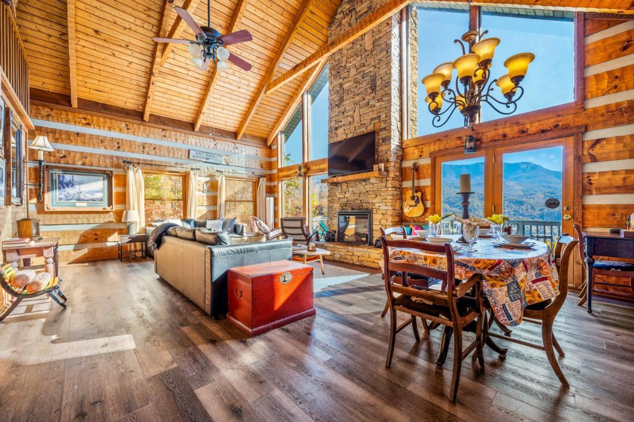 Barenberg Cabin - Secluded Unobstructed Panoramic Smoky Mountains View With Two Master Suites, Loft Game Room, And Hot Tub Gatlinburg Exteriör bild