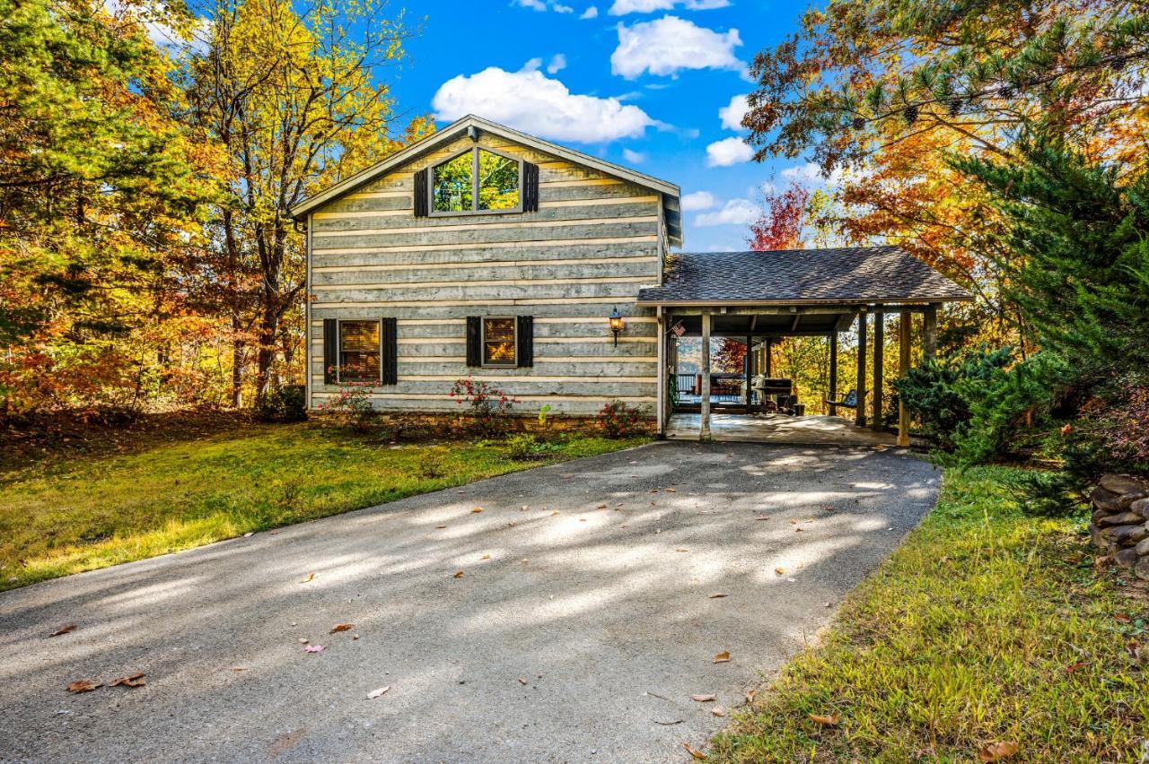 Barenberg Cabin - Secluded Unobstructed Panoramic Smoky Mountains View With Two Master Suites, Loft Game Room, And Hot Tub Gatlinburg Exteriör bild