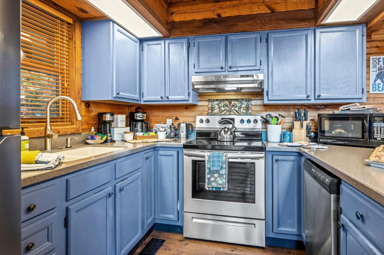 Barenberg Cabin - Secluded Unobstructed Panoramic Smoky Mountains View With Two Master Suites, Loft Game Room, And Hot Tub Gatlinburg Exteriör bild