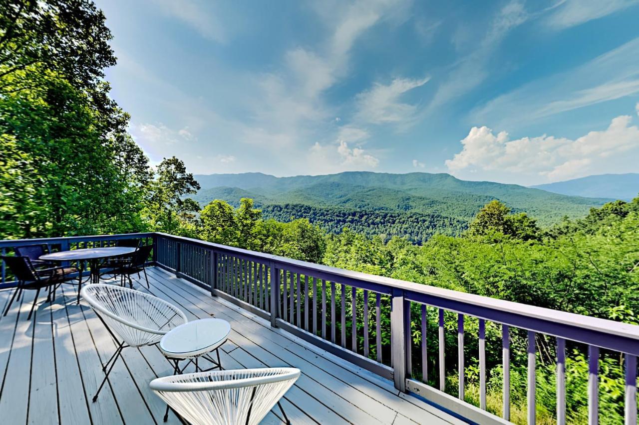 Barenberg Cabin - Secluded Unobstructed Panoramic Smoky Mountains View With Two Master Suites, Loft Game Room, And Hot Tub Gatlinburg Exteriör bild